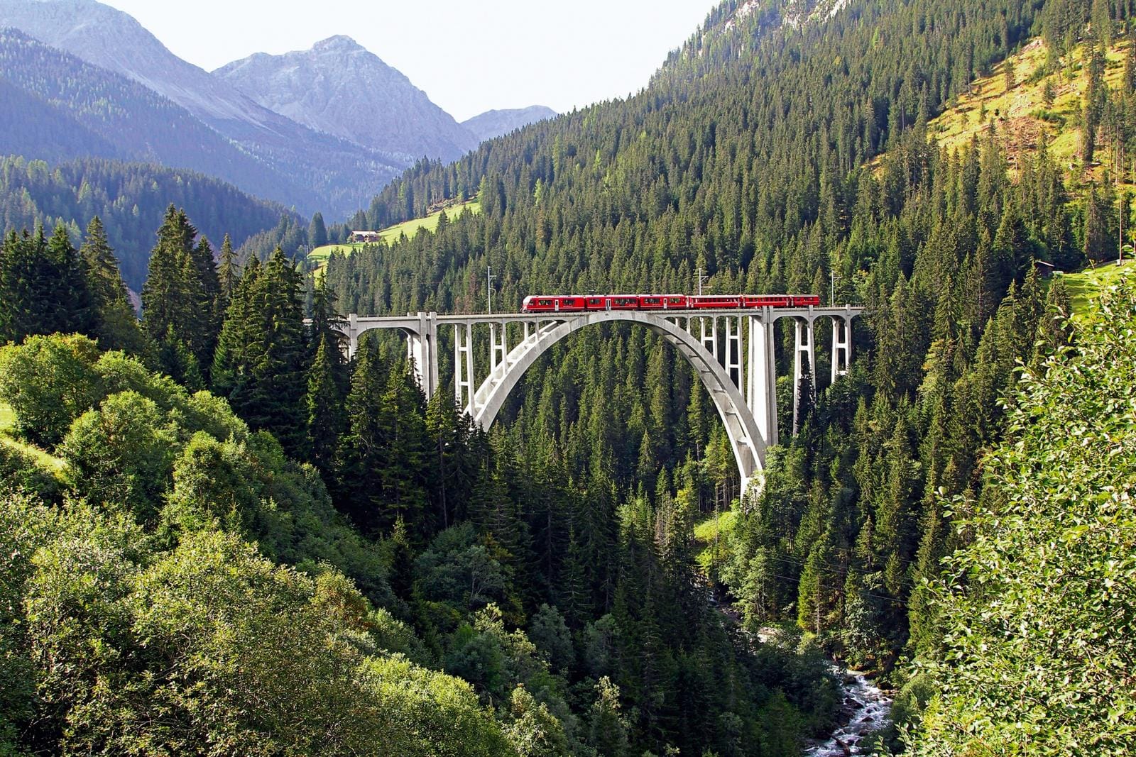 Rhätische Bahn auf dem Langwieserviadukt