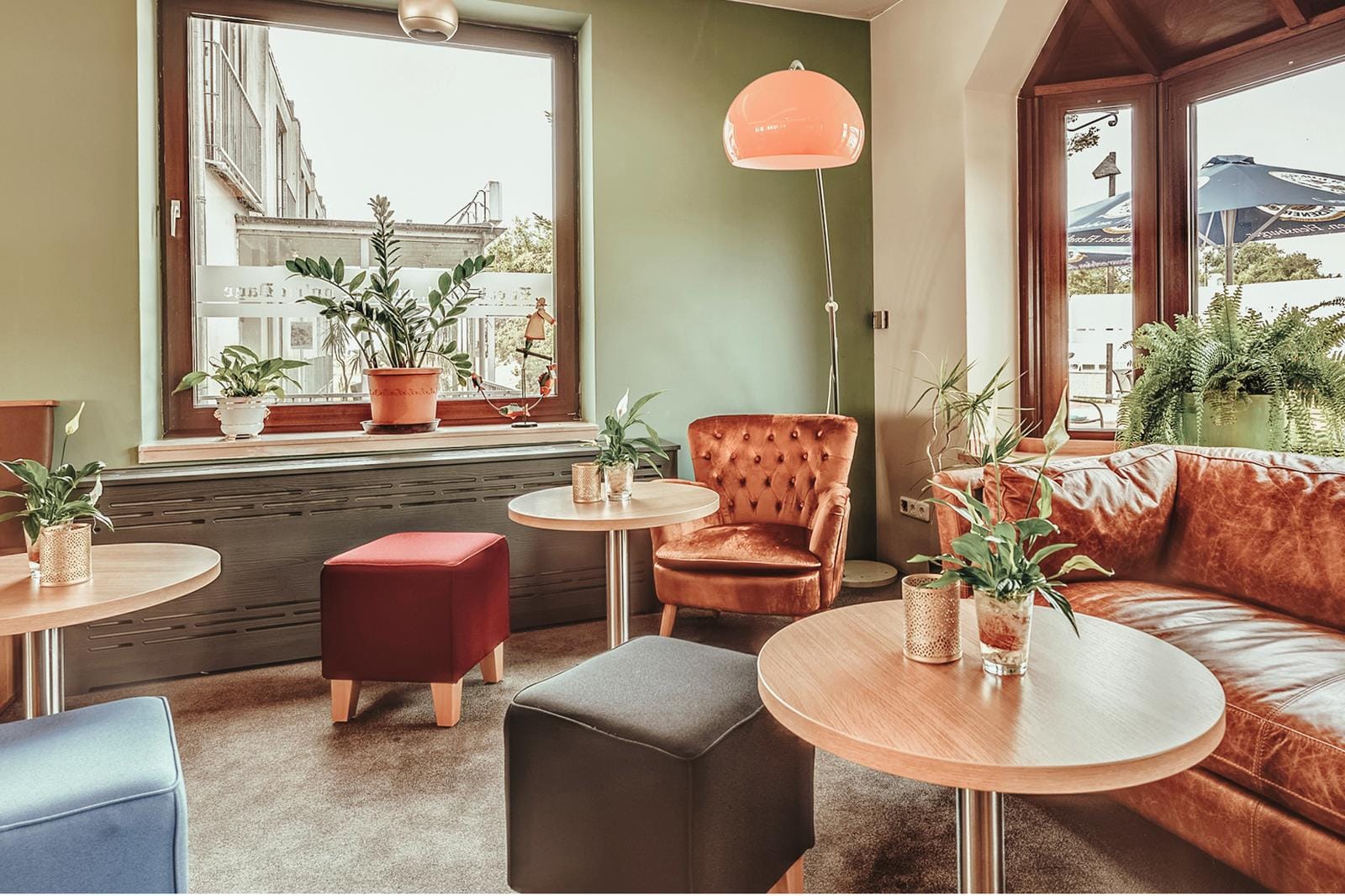 Gemütlicher Aufenthaltsraum im BE BIO Hotel