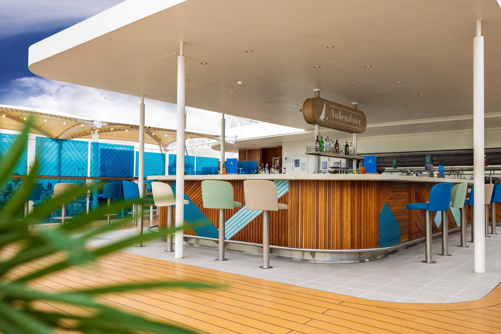 Mein Schiff 5 Außenbar