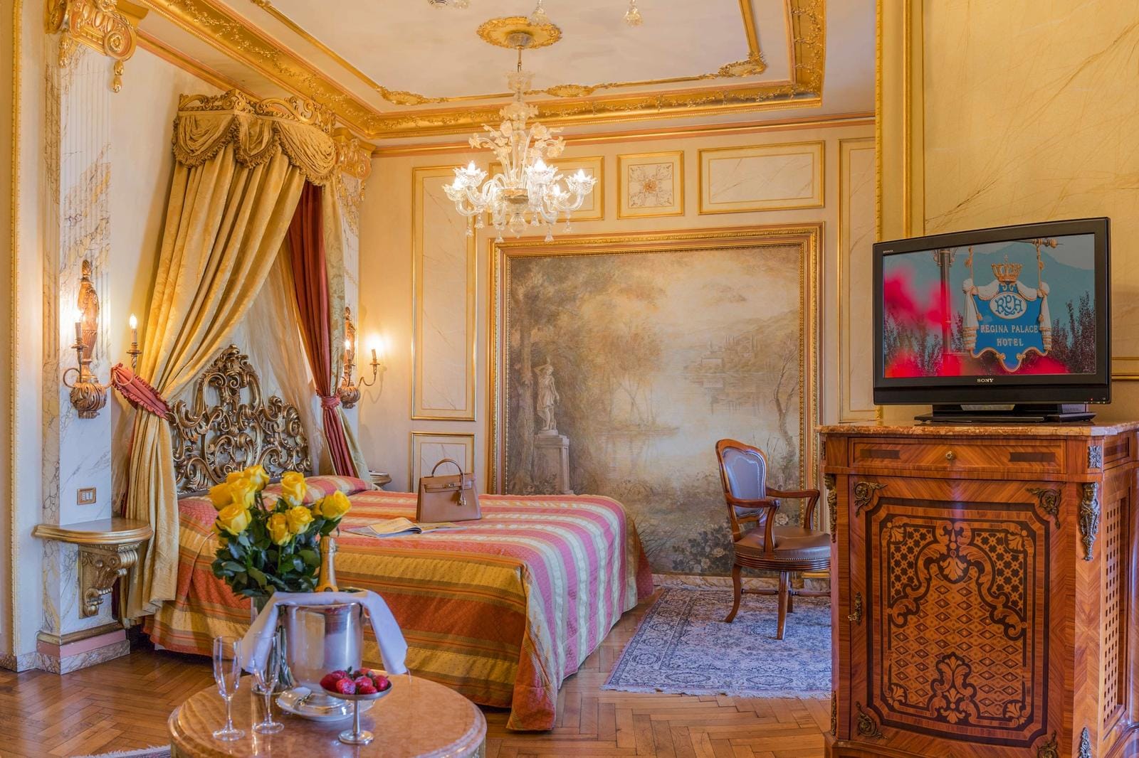 Luxuriöses Hotelzimmer mit barockem Dekor Hotel Regina, Lago Maggiore Rheingold